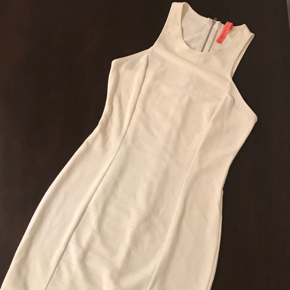 Eight Sixty White Sleeveless Dress size m